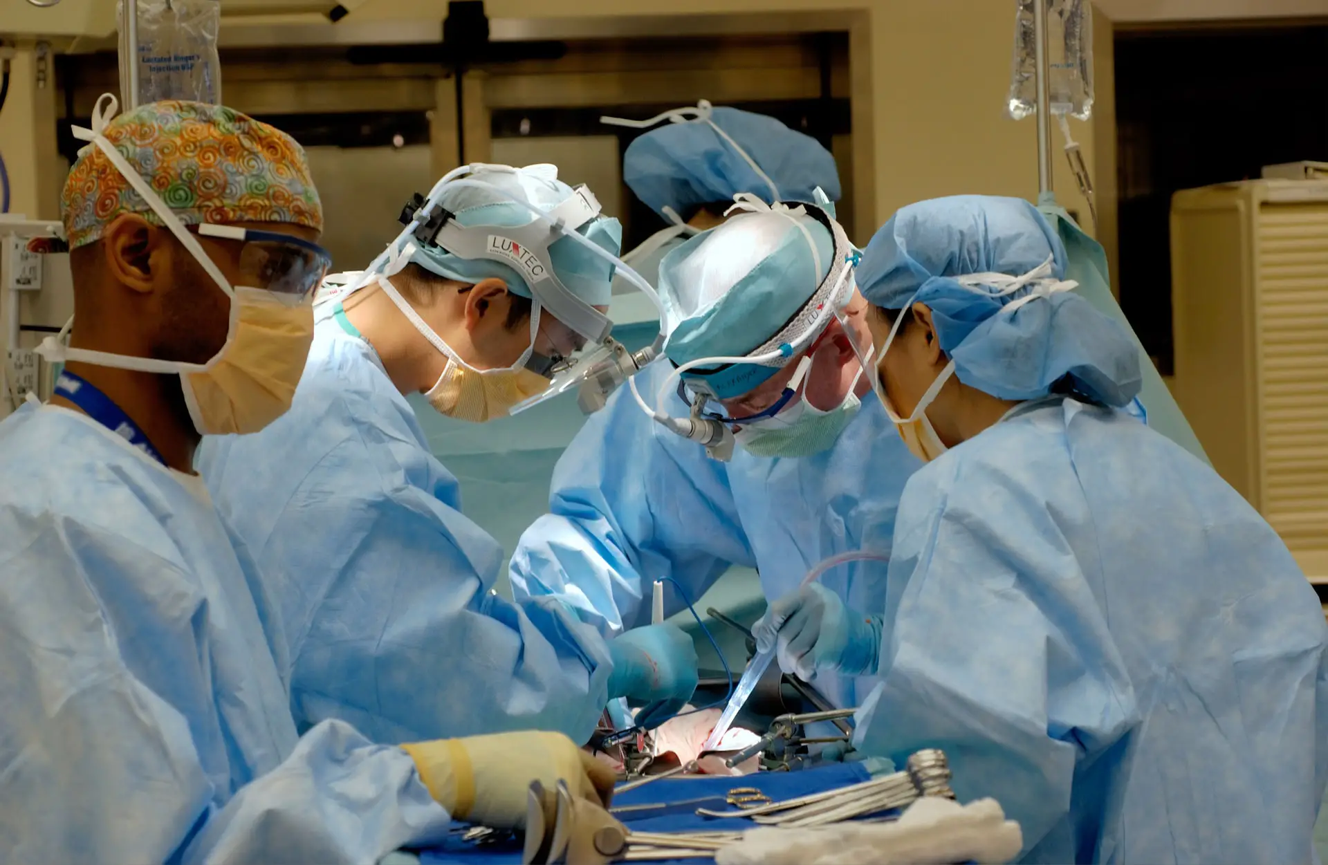 Denver Hospital Becomes the First in the Region to Use AR Glasses for Surgeries