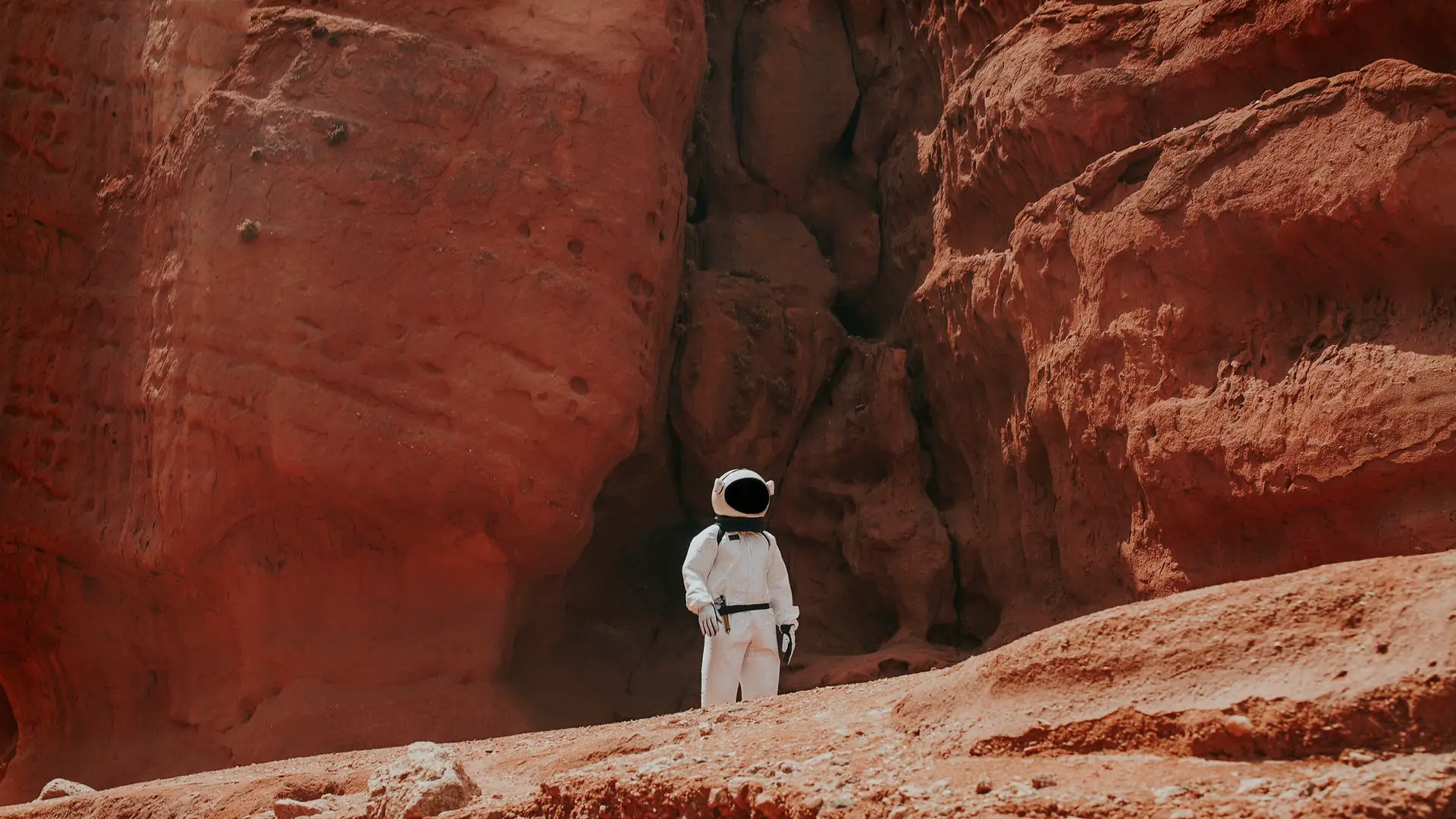 Mars Society Launches a Crowdfunding Campaign to Develop a VR Simulation for the Red Planet