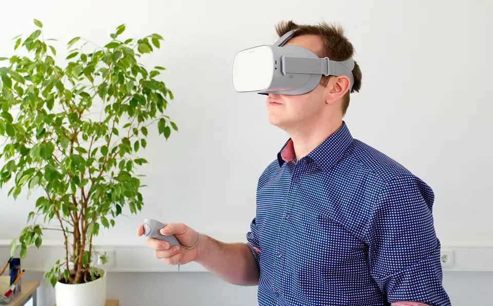 Facebook’s Oculus to start testing ads in VR games