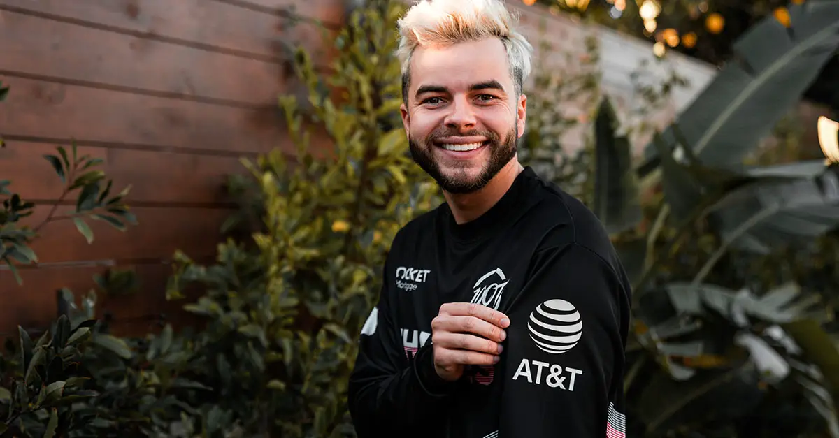 AT&T Partners with 100 Thieves to Create a Social VR Space