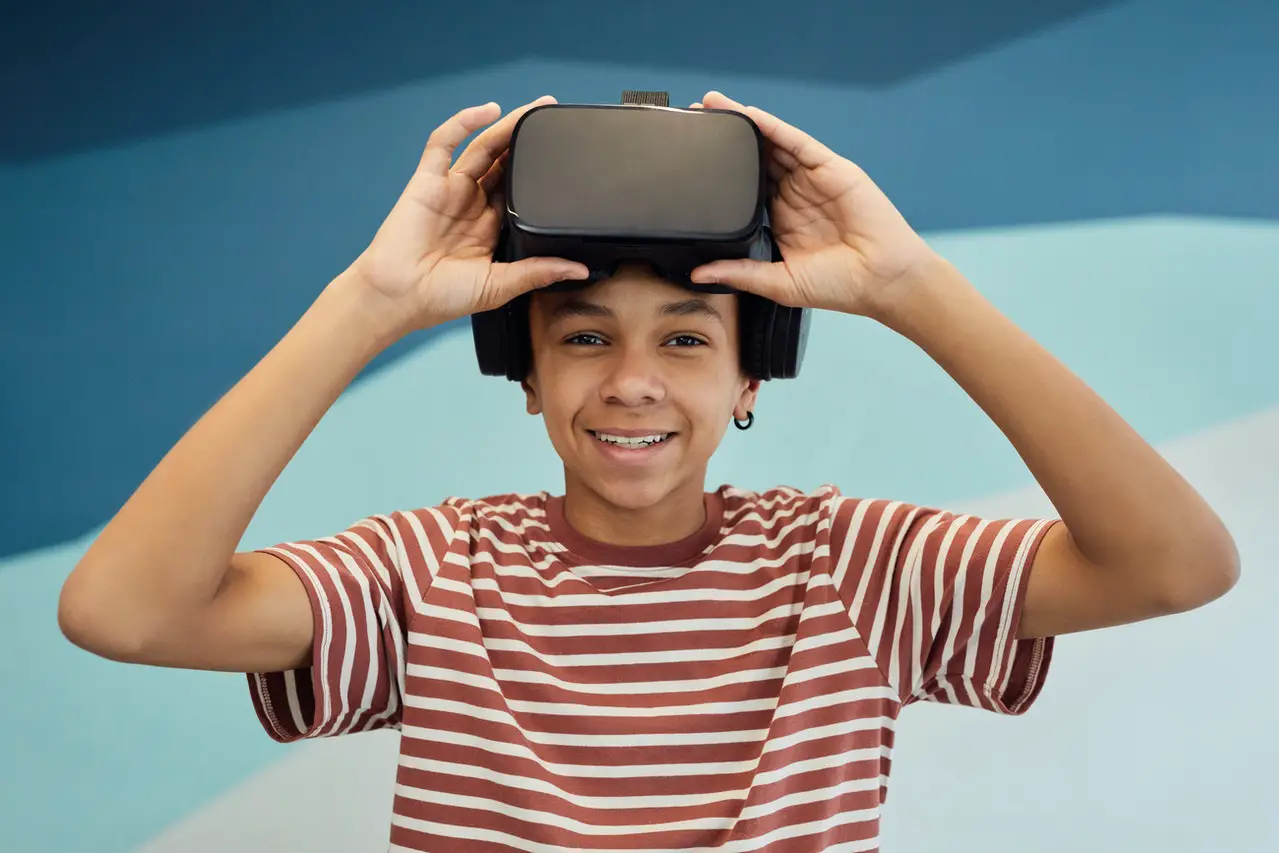 YouthWorks and The Be. Org Collaborate to Teach VR Development Skills to Baltimore’s Youth
