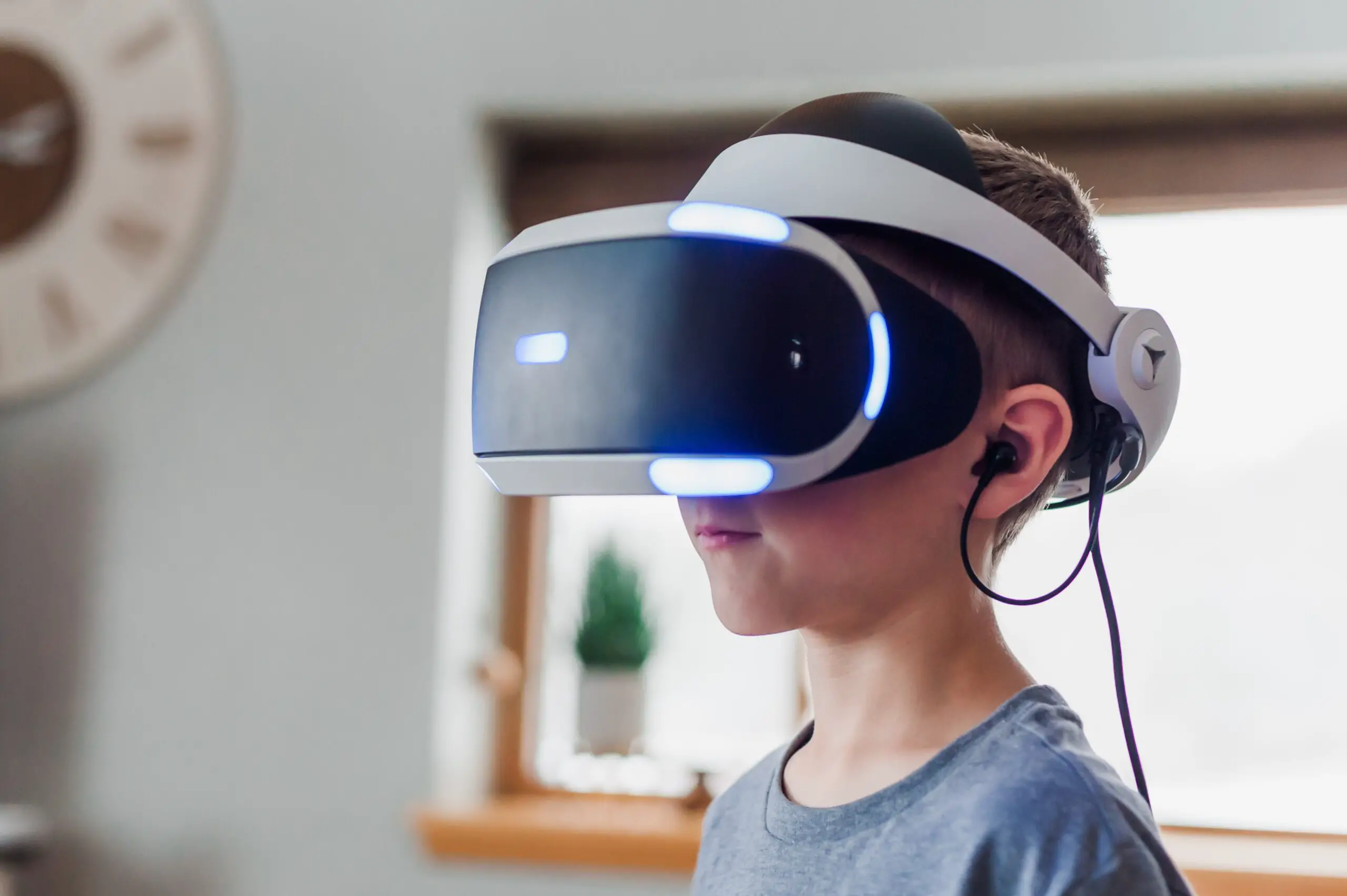 Only 4% of American teens use virtual reality on a daily basis